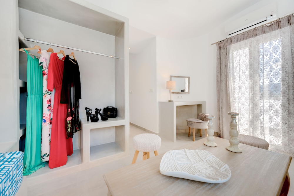 Emerald Collection Suites — Hotel rooms in Karterados, South Aegean