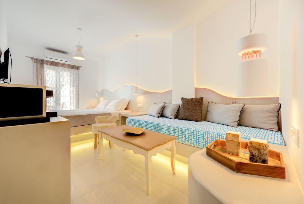 Emerald Collection Suites — Hotel rooms in Karterados, South Aegean