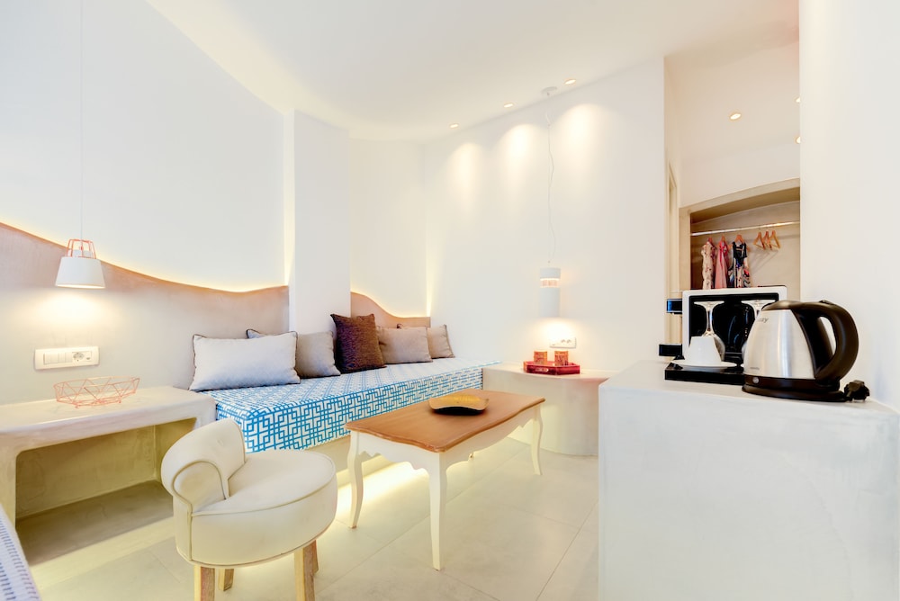 Emerald Collection Suites — Hotel rooms in Karterados, South Aegean