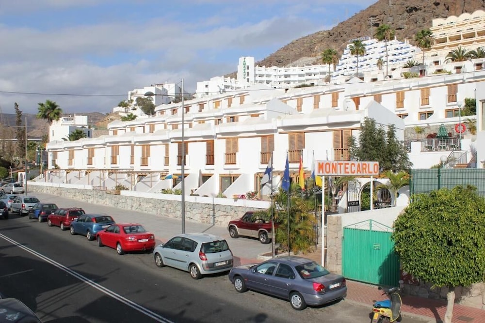 Apartamentos Montecarlo — Hotel building in Puerto Rico, Canary Islands
