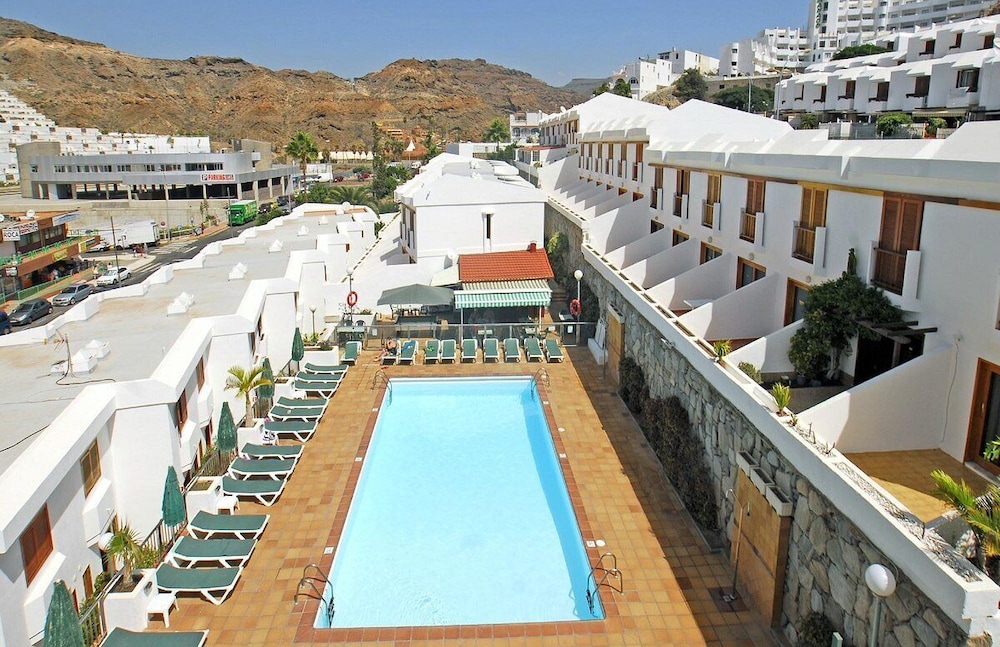 Apartamentos Montecarlo — Swimming pool in Puerto Rico, Canary Islands