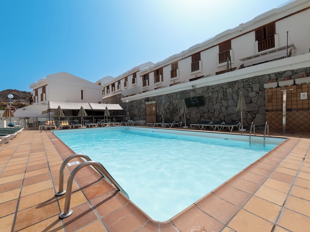 Apartamentos Montecarlo — Swimming pool in Puerto Rico, Canary Islands