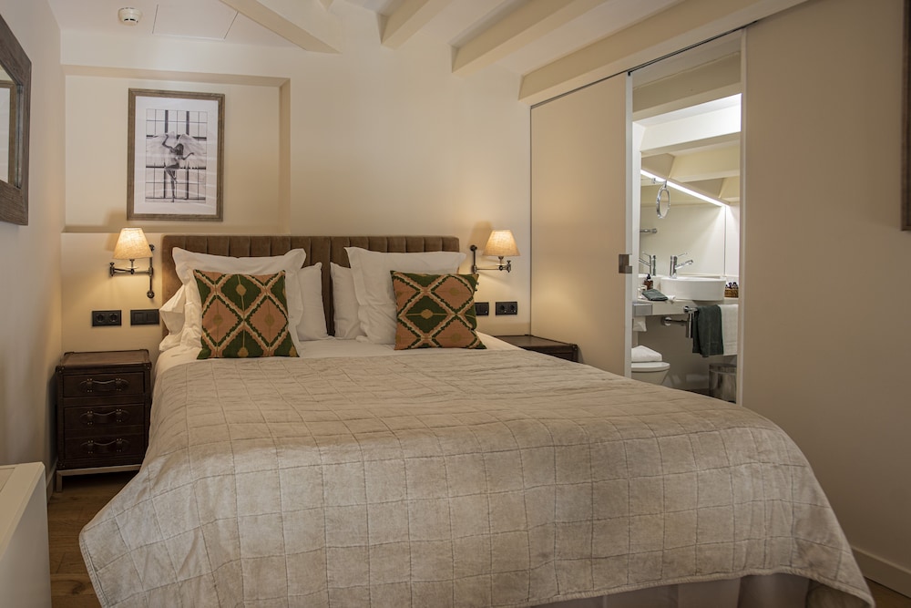 Palma Suites Aparthotel — Hotel rooms in Palma de Mallorca, Balearic Islands