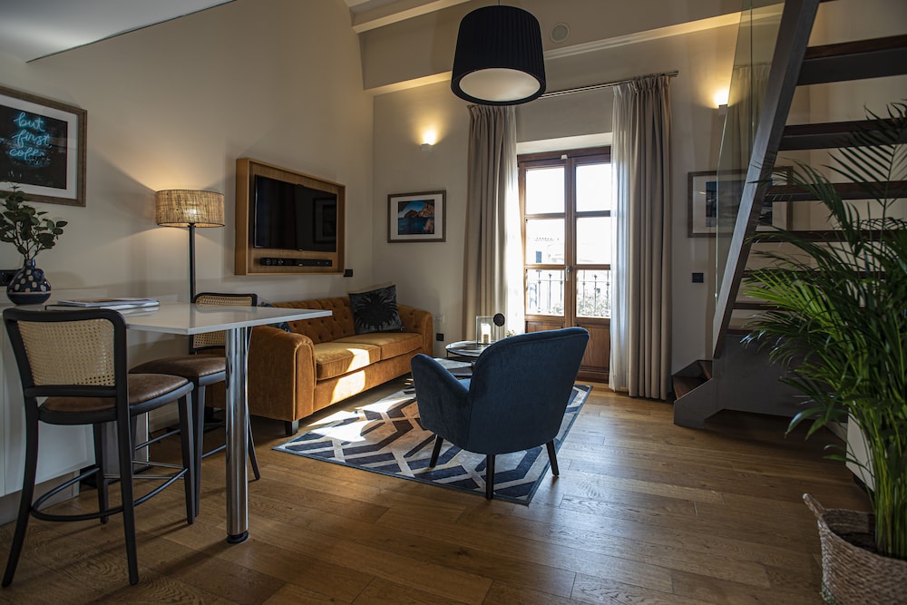 Palma Suites Aparthotel — Hotel rooms in Palma de Mallorca, Balearic Islands