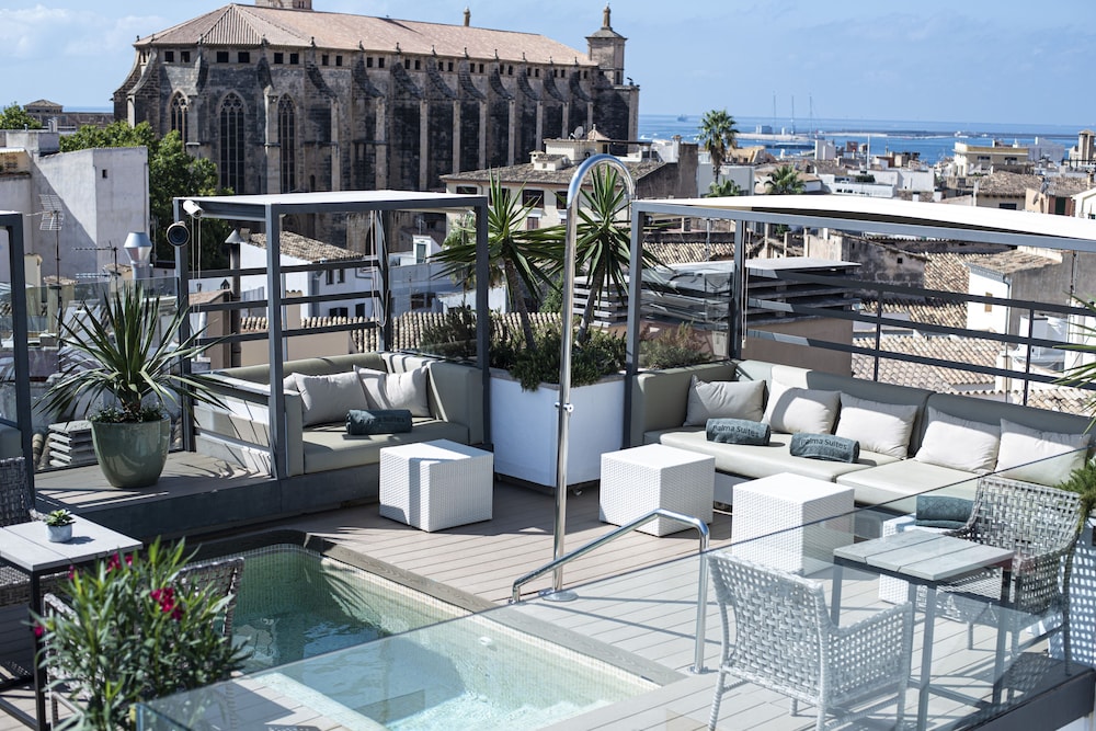 Palma Suites Aparthotel — Swimming pool in Palma de Mallorca, Balearic Islands