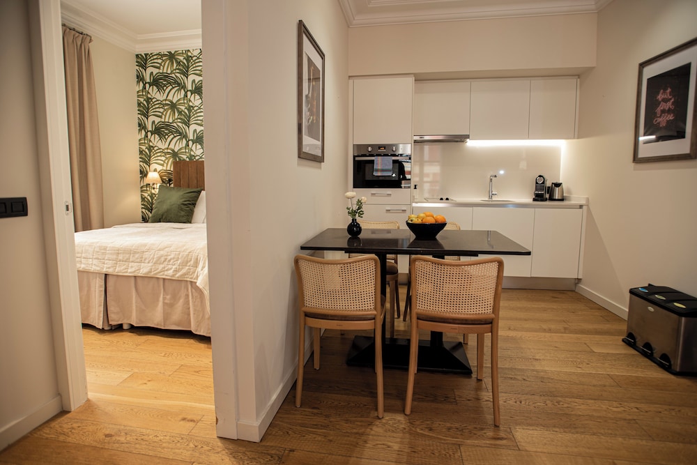 Palma Suites Aparthotel — Hotel rooms in Palma de Mallorca, Balearic Islands