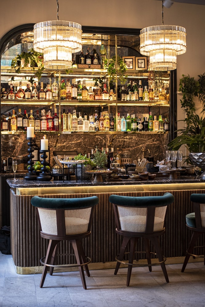 Palma Suites Aparthotel — Restaurant & bars in Palma de Mallorca, Balearic Islands