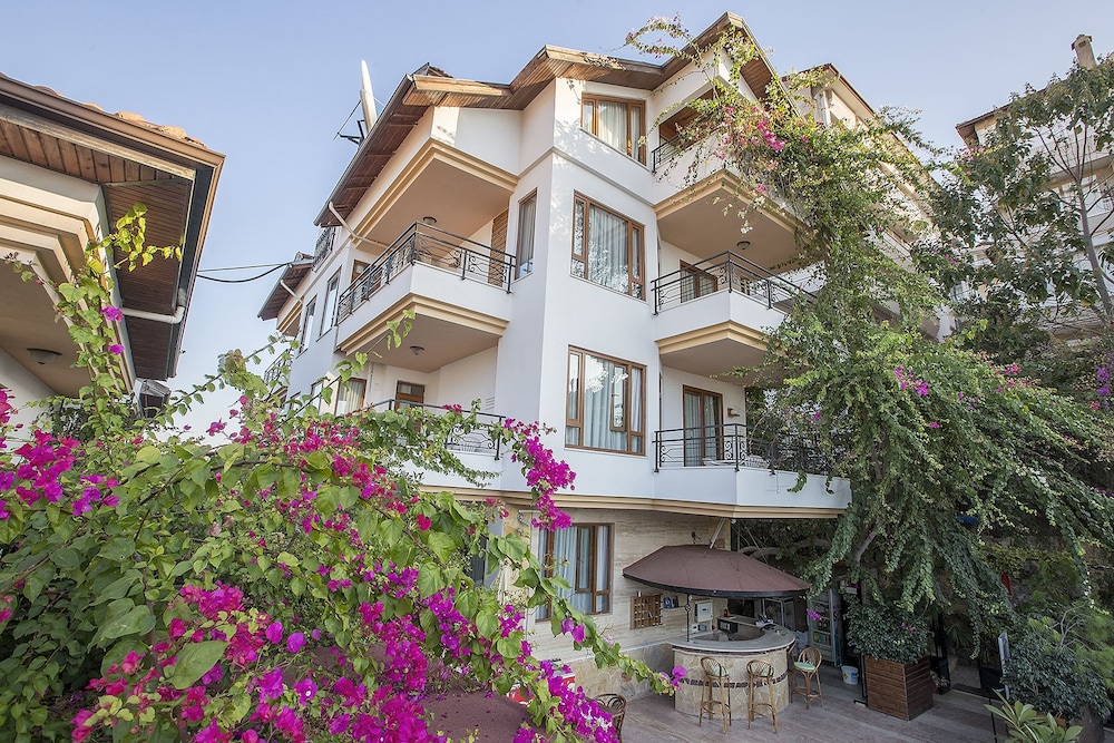 Villa Sonata — Hotel building in Alanya
