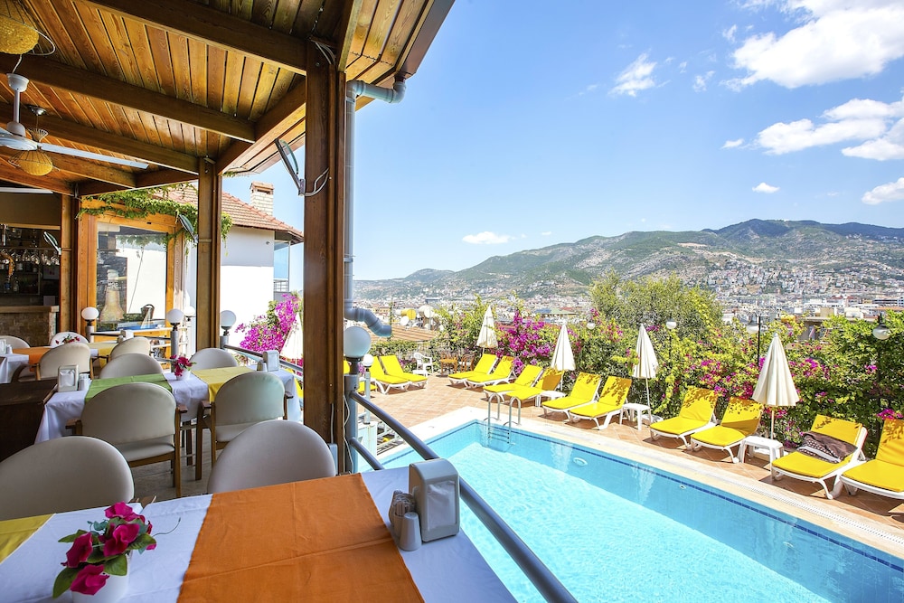 Villa Sonata — Swimming pool in Alanya
