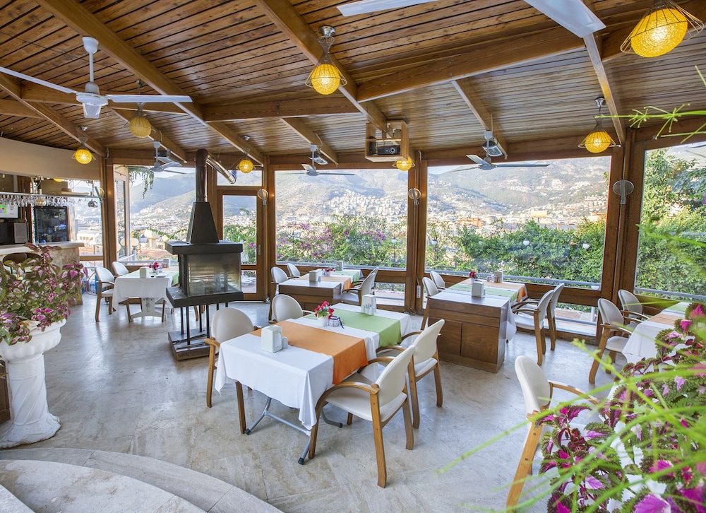 Villa Sonata — Restaurant & bars in Alanya