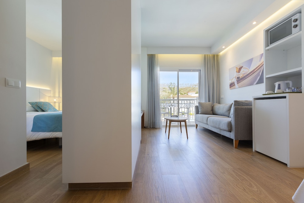 Mar Hotels Playa Mar & Spa — Hotel rooms in Puerto Pollensa, Balearic Islands