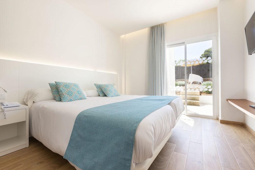 Mar Hotels Playa Mar & Spa — Hotel rooms in Puerto Pollensa, Balearic Islands