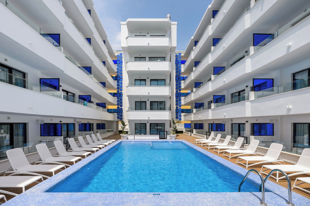 Apartamentos Vibra Jabeque Blue - Adults only — Main photo in Playa d'en Bossa, Balearic Islands