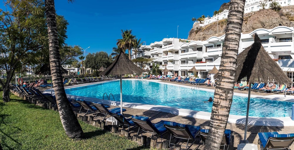 Apartamentos Portonovo — Swimming pool in Puerto Rico, Canary Islands