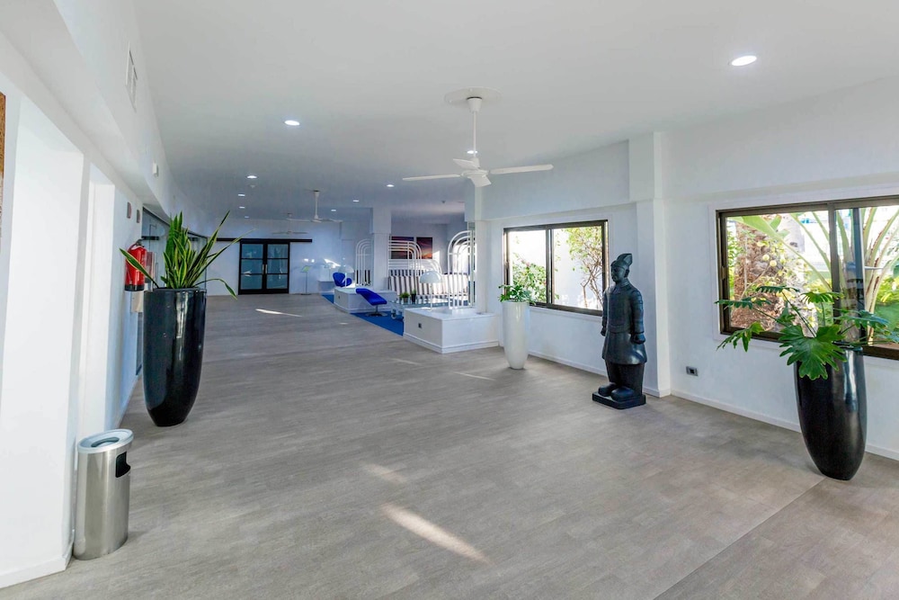 Apartamentos Portonovo — Hotel building in Puerto Rico, Canary Islands
