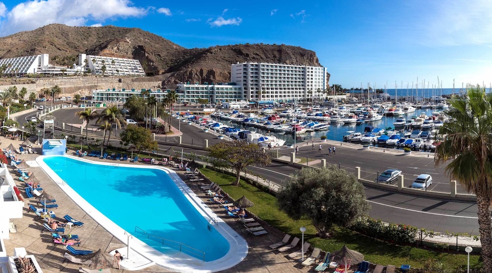 Apartamentos Portonovo — Swimming pool in Puerto Rico, Canary Islands