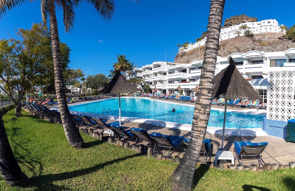 Apartamentos Portonovo — Swimming pool in Puerto Rico, Canary Islands