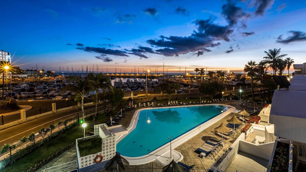Apartamentos Portonovo — Swimming pool in Puerto Rico, Canary Islands