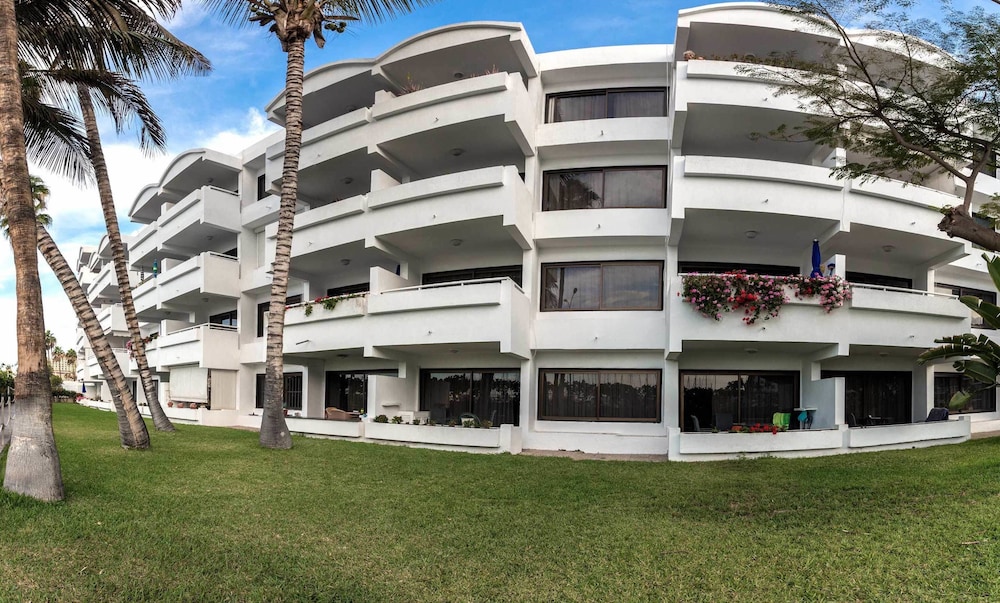 Apartamentos Portonovo — Hotel building in Puerto Rico, Canary Islands