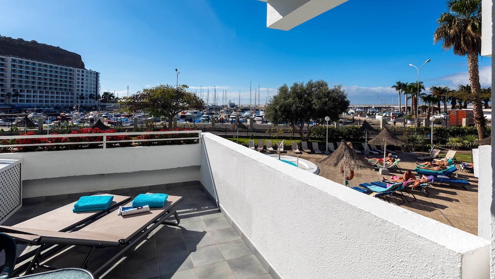 Apartamentos Portonovo — Swimming pool in Puerto Rico, Canary Islands
