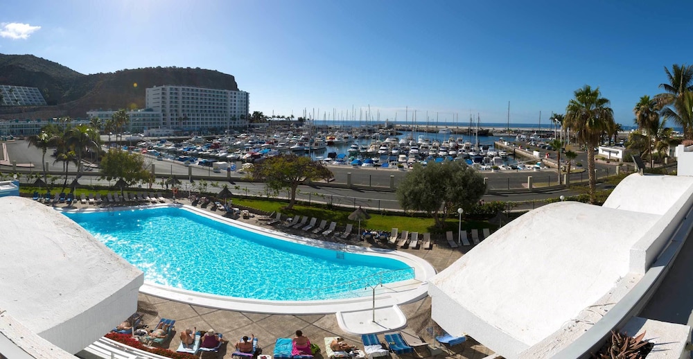 Apartamentos Portonovo — Swimming pool in Puerto Rico, Canary Islands