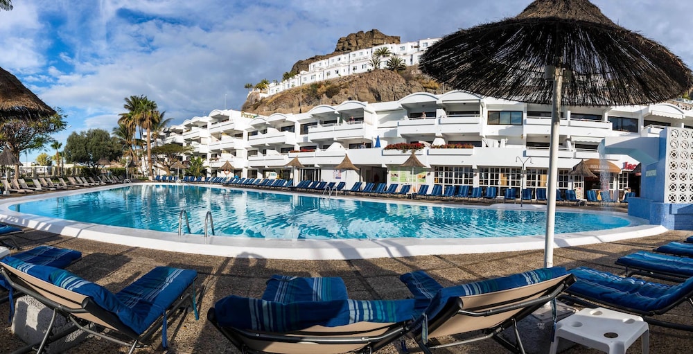Apartamentos Portonovo — Swimming pool in Puerto Rico, Canary Islands