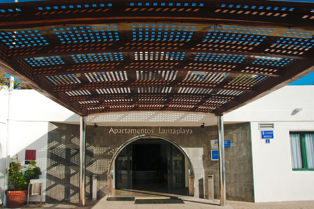 Relaxia Lanzaplaya — Hotel building in Puerto del Carmen, Canary Islands
