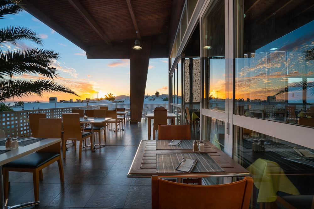 Relaxia Lanzaplaya — Restaurant & bars in Puerto del Carmen, Canary Islands