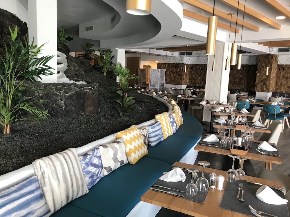 Relaxia Lanzaplaya — Restaurant & bars in Puerto del Carmen, Canary Islands