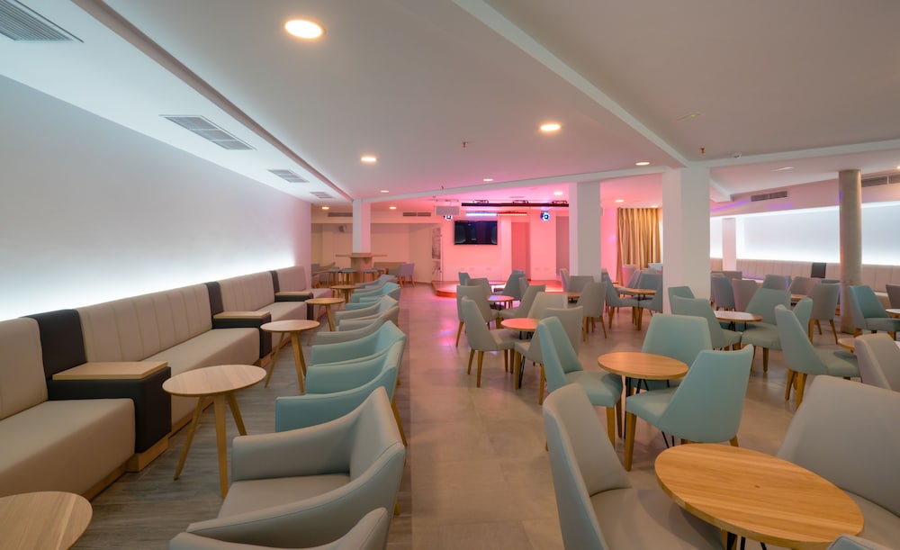 Relaxia Lanzaplaya — Restaurant & bars in Puerto del Carmen, Canary Islands