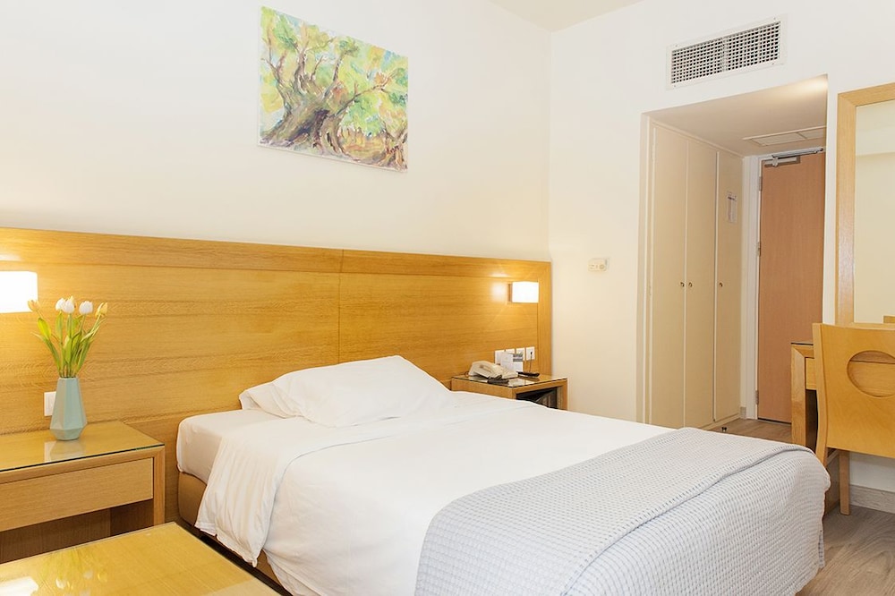 Athinais Hotel — Hotel rooms in Athens, Attica
