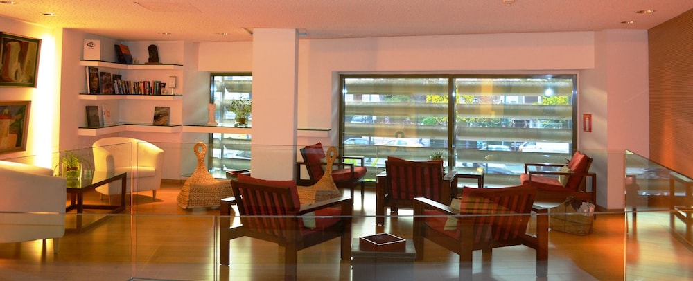 Athinais Hotel — Hotel building in Athens, Attica