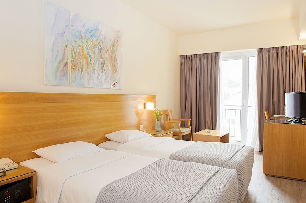 Athinais Hotel — Hotel rooms in Athens, Attica