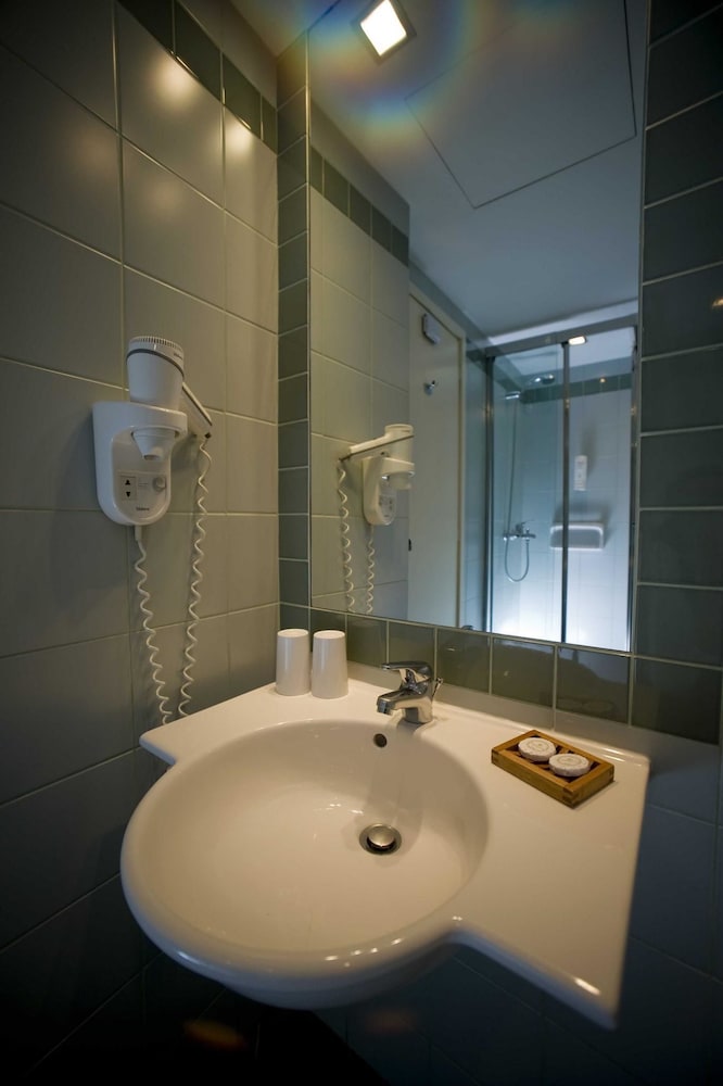 Athinais Hotel — Hotel rooms in Athens, Attica