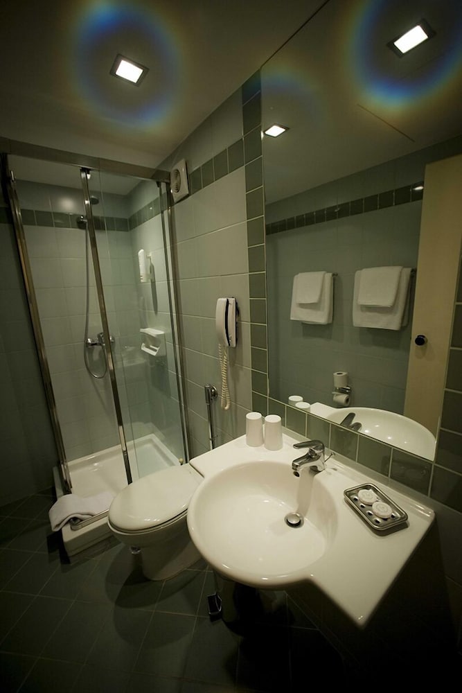 Athinais Hotel — Hotel rooms in Athens, Attica