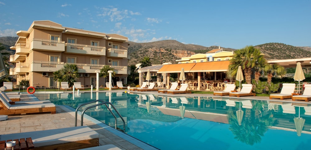 Socrates Hotel Malia Beach — Swimming pool in Malia