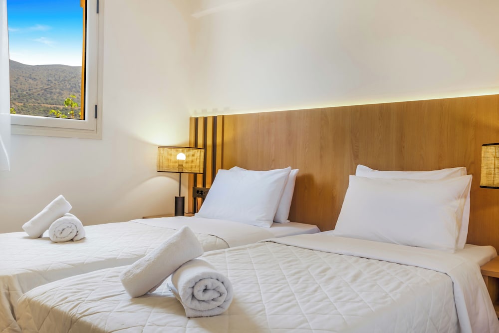 Socrates Hotel Malia Beach — Hotel rooms in Malia