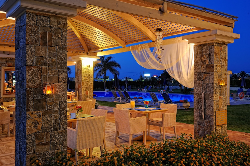 Socrates Hotel Malia Beach — Restaurant & bars in Malia
