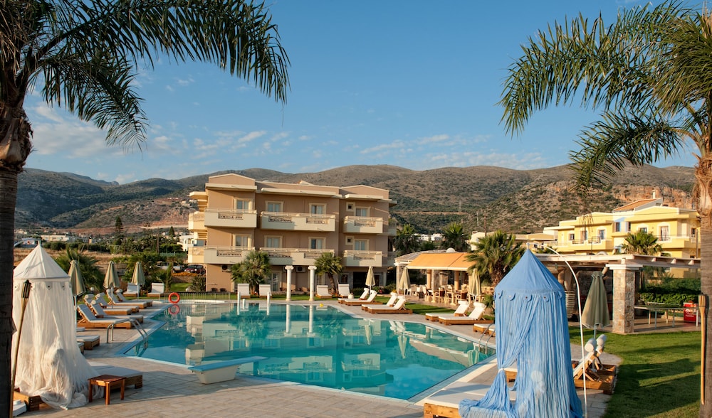 Socrates Hotel Malia Beach — Swimming pool in Malia