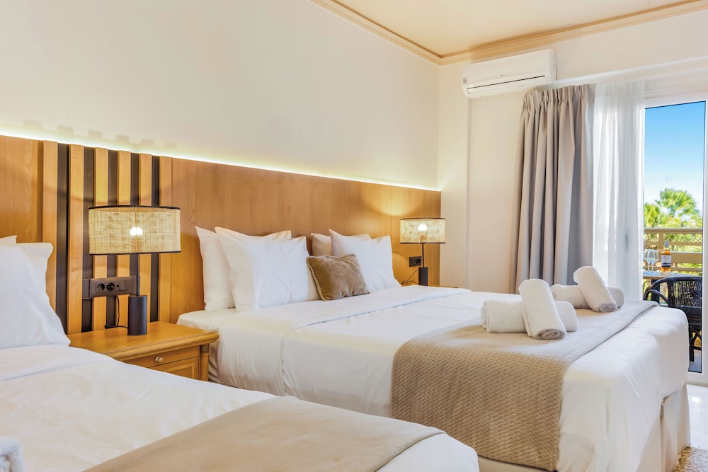 Socrates Hotel Malia Beach — Hotel rooms in Malia