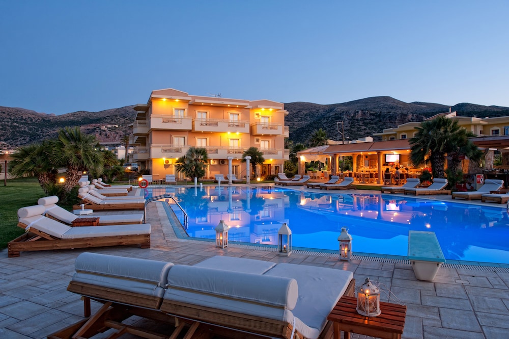 Socrates Hotel Malia Beach — Swimming pool in Malia