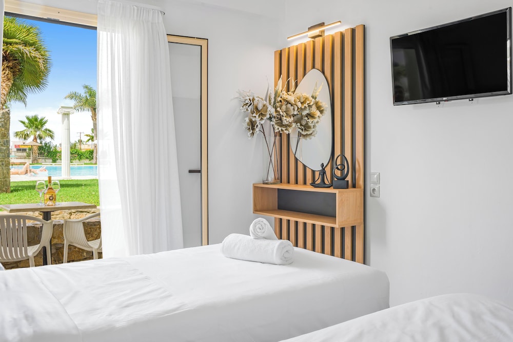 Socrates Hotel Malia Beach — Hotel rooms in Malia