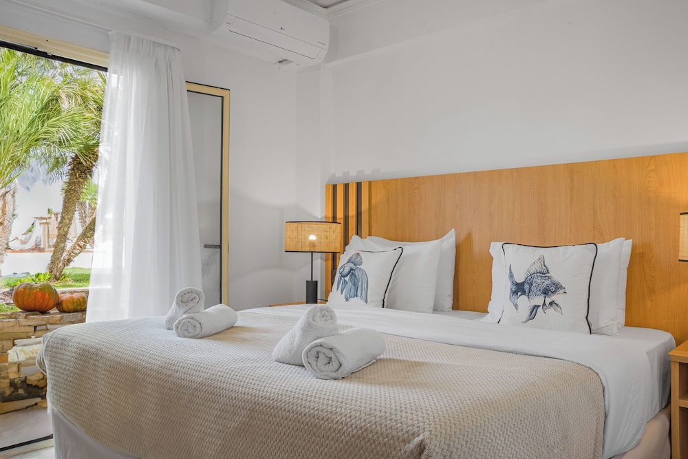 Socrates Hotel Malia Beach — Hotel rooms in Malia
