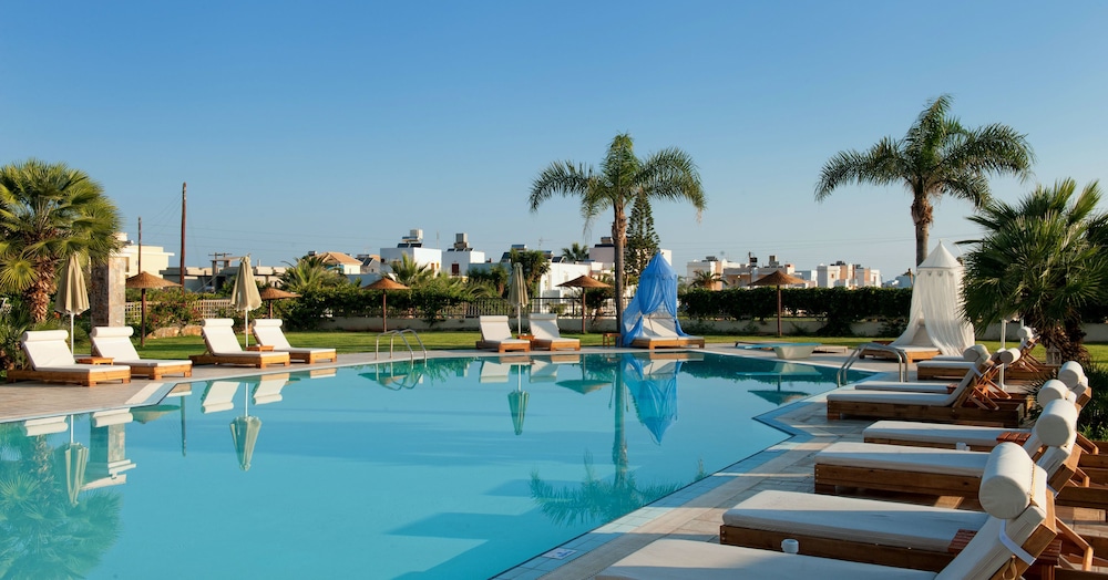 Socrates Hotel Malia Beach — Swimming pool in Malia