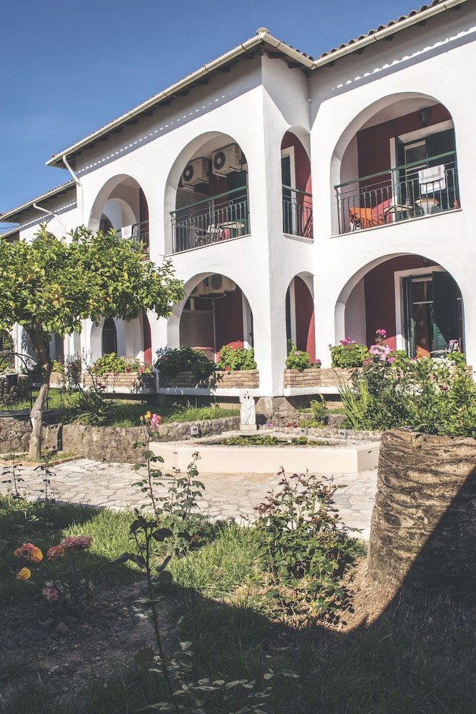 Iliada Beach Hotel — Hotel building in Gouvia, Ionian Islands