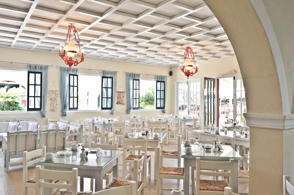 Iliada Beach Hotel — Restaurant & bars in Gouvia, Ionian Islands