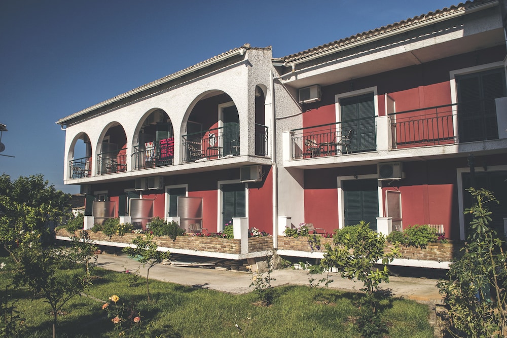Iliada Beach Hotel — Hotel building in Gouvia, Ionian Islands