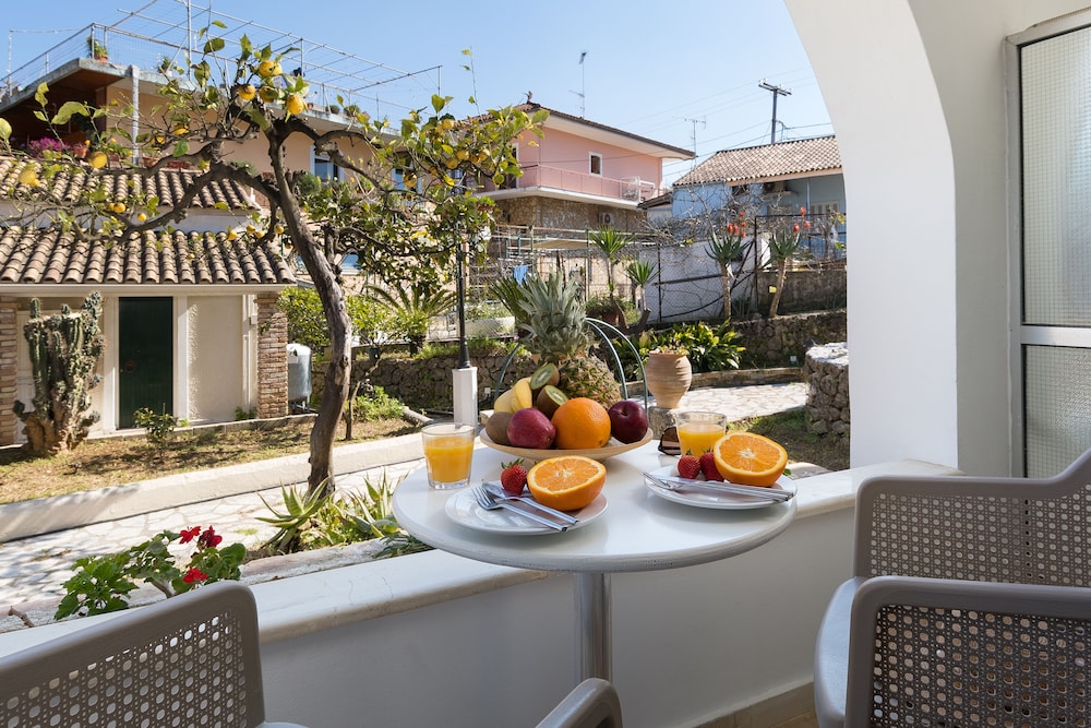 Iliada Beach Hotel — Hotel building in Gouvia, Ionian Islands