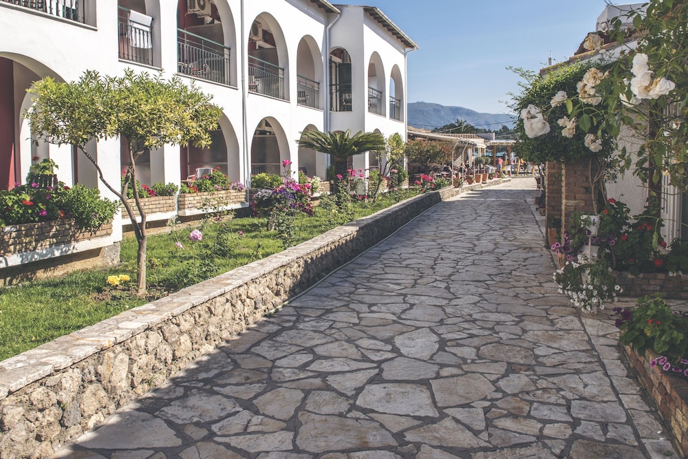 Iliada Beach Hotel — Hotel building in Gouvia, Ionian Islands