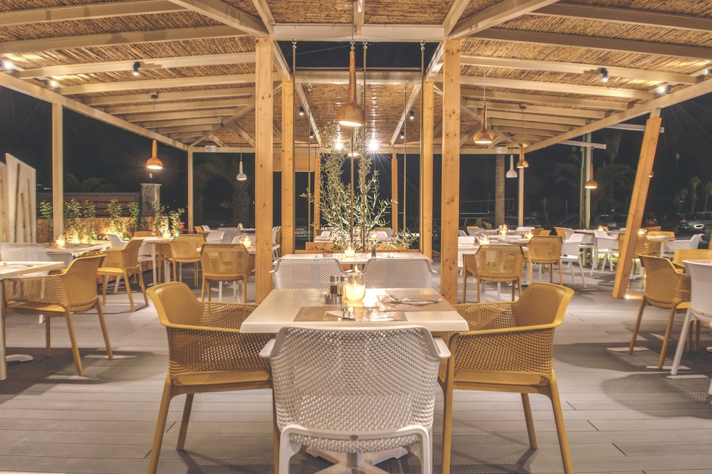 Iliada Beach Hotel — Restaurant & bars in Gouvia, Ionian Islands